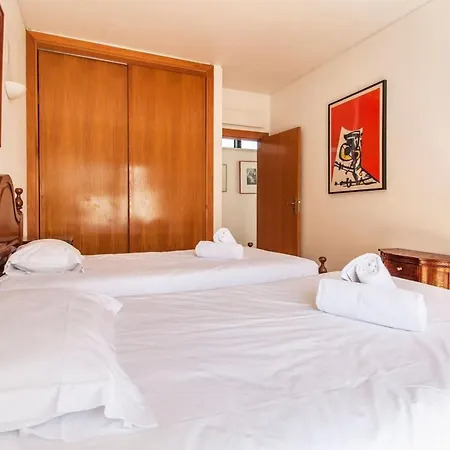 Do Cisne Villa Charneca (Setubal)